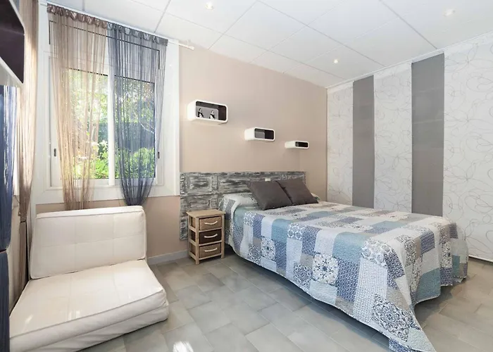 1233 Neus Con Piscina - Apivend Immo