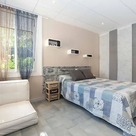 1233 Neus Con Piscina - Apivend Immo